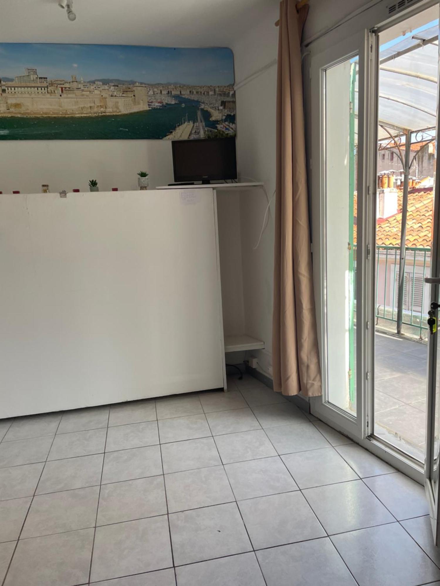 Stud Terras Ville Corniche 2 Pers Stat Gratuit Rue Modif Suivt Possib Et Accord Exclusif Marsiglia Esterno foto